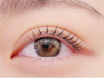 Lumire【ルミーレ】浦安店(まつげパーマ/パリジェンヌ/マツエク/アイブロウWAX)の写真/【丁寧×高技術◎】ナチュラル~ぱっちりまで理想の仕上がりに☆ビューラーなしで上向き美まつ毛をキープ♪