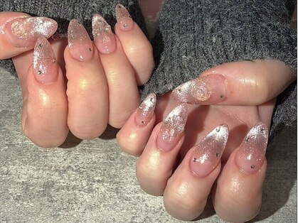 Nail　Salon　Amira【ニュアンス・長さ出し・マグネット】の写真