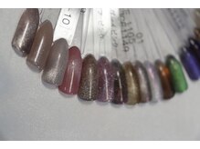 流行りのマグネットジェル◎最先端のカラーやパーツも豊富です！