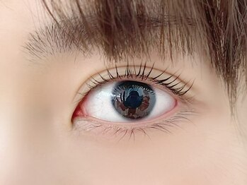 ブラックジュエリー(Black jewelry)の写真/ナチュラルに目力を出したい方におすすめ♪根本から毛先までしっかりケアしカールの持続力を良くします♪