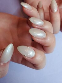 パールカラーピアス