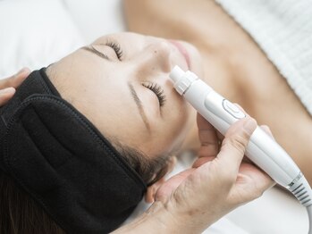 リュミエール(Lumiere)の写真/最新フェイシャル機器【ハイドラシャイン】導入◆ お肌の汚れを取り、ハリと弾力を与えます◎