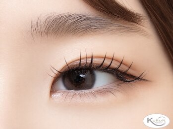 クルン(KURUN)の写真/フラットラッシュ100本￥5500◆似合わせからデザインまで高い技術でメイクいらずの“目が語る”まつ毛へ