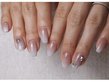 ソアネイル(SOAR NAIL)/きれいすぎる白グラデーション