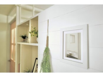 ビーグッドサロン 用賀店/とにかくアート作品が多い！