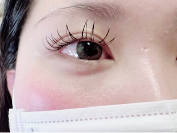 フルールディア(Fleurdia)の写真/おしゃれの鍵は目元にあり＊落ち着いた大人女性にオススメ★半個室でゆっくり過ごせる居心地◎サロン♪