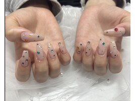 宝石ネイル
