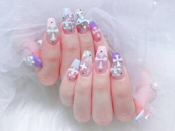 ルル 関内(LuLu)の写真/自爪が弱い方や折れてしまった方も長さ出しで綺麗な指先に♪イベントに合わせて華やかなネイルもオススメ☆