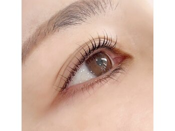 トレイズ(Treize)の写真/ナチュラル上品EYEに☆大人女性のための上質サロンですっぴんでも自信が持てる仕上がりを！