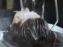 スナ(suna)の雰囲気（アロマ頭浸浴が疲れた頭を優しく包み込んで心をほぐしてくれます）
