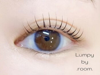 ランピーバイルーム(Lumpy by .room.)の写真/≪フラットラッシュ/ラッシュリフトでnaturalに垢抜け≫瞳に光が入る"ぱっちり"魅力ある目元に◎