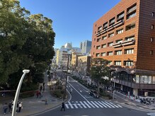 足恩堂/横浜市中区区役所の前