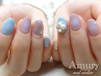 アミュリー ネイル アトリエ(Amury nail atelier)/キラふわ☆フェザーニットNAIL♪