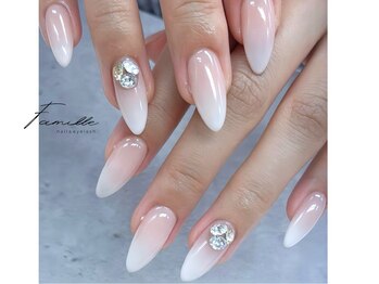 ファミーユ 新宿西口店(Famille)の写真/ワンカラーorグラデ¥4980*毎月更新される定額Aコースも同価格♪トレンドや季節に合わせたデザインも豊富！