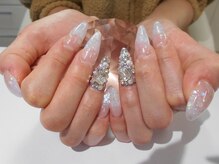 ネイルサロン グレイス(Grace)/【スカルプ】白ホログラデ