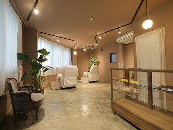 アミアイレ 本町(amiaire)の写真/[靭公園すぐ]本町駅徒歩3分☆まつげパーマと眉毛をケアして毎日のメイクが楽に♪素顔にも自信がもてます!