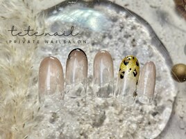 ヒョウ柄にマグネットの輝き