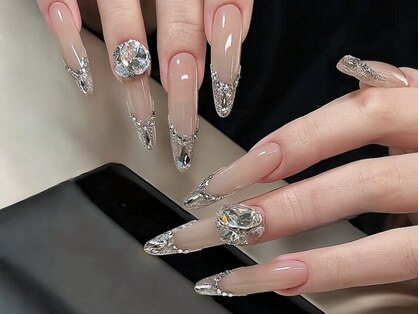 ビジューネイル(bijou nail)の写真