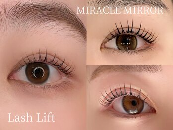 ミラクル ミラー(MIRACLE MIRROR)の写真/夏はまつげパーマ・まつげエクステで、自分らしいナチュラル上品な目元へ♪