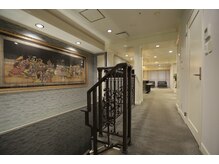 アナンダサロン(ananda salon)/エレベータ降りてすぐ