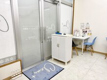 都度払いサロン Clear＋ 泡瀬店【クリアプラス】脱毛/フェイシャル/痩身/バストケアの雰囲気（清潔感あふれる店内でご来店お待ちしております。）