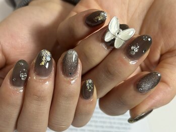 サロンドファン(salon de Fan)/キラキラブラック!蝶々ネイル