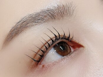 リリー(Lilly)/束感まつ毛パーマ