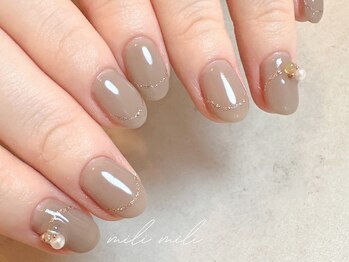 ミリ ミリ(mili mili)/グレージュネイル