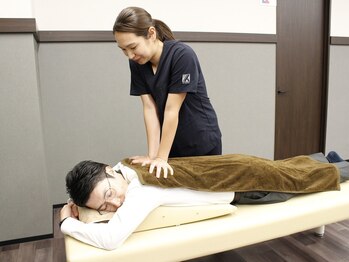 二和向台駅前整骨院/施術風景[整体/マッサージ]