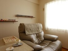 ネイルサロン ニシムラ(nail salon nishimura)の雰囲気（ネイルメニューはリクライニングチェアで行います。）