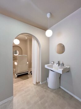 ホワイトアイ 甲府上石田(WHITE EYE)/【山梨/甲府】アイブロウ/眉毛