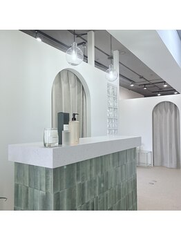 ILIY sapporo【アイリー】札幌円山店 ブラジリアンワックス脱毛&毛穴専門店/