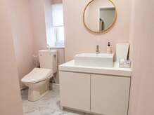 サロンドローヴ(Salon de LOAVE)/お手洗いは広々キレイ！