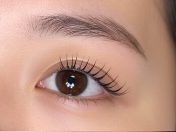 ピュアアップ(Pure UP)の写真/【三条/自然に馴染む上品なお目元に♪】自まつ毛の状態を見極めて、一人一人に合ったデザインをご提案！