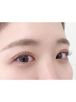 ナチュラル上品な目元にしたい