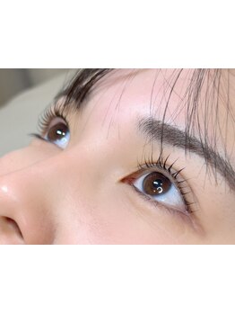 ナチュラル上品な目元にしたい