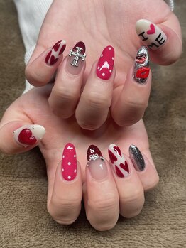 ポップな手書きネイル