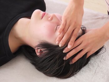 サン(SUN)の写真/【感動級の小顔へ】サイズ、浮腫み、こりを解消◎豊富な経験を持つスタッフが見た目も心も軽やかに導きます
