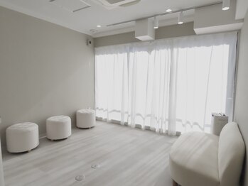 アン フェミン(une FEMIN)/渋谷/アイブロウ/パリジェンヌ