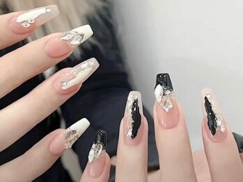 ネイルサロン ジェイ(Nail Salon J)の写真/自爪の長さや形でお悩みの方へ☆スカルプorチップ長さ出しで、スラっとのびる理想の美しい爪を実現♪