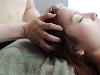 アモドティモ ミエル 祐天寺(Amodo Thimo Miel)の写真/呼吸に合わせたストレッチと圧で芯から軽く♪タイ古式×ヘッドの組み合わせで慢性的な疲れをスッキリ改善◎