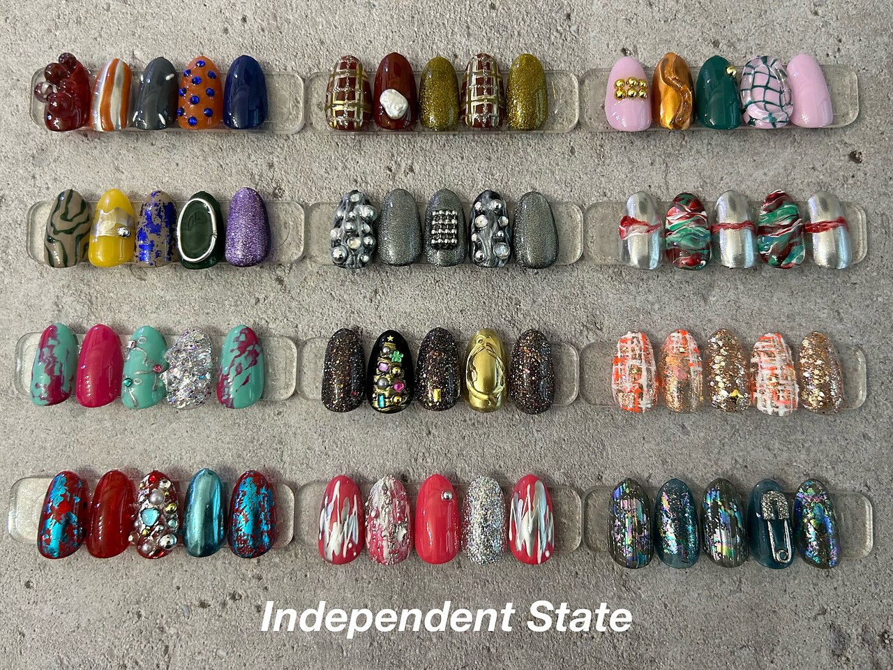 2025年-2026年冬トレンド】個性派ネイルのネイルデザイン集｜人気順