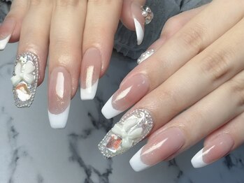 チークネイルフレンチパラジェル