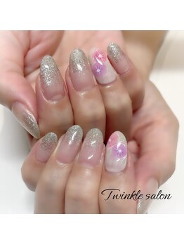 お花ネイル＆ラメグラでキラっ！
