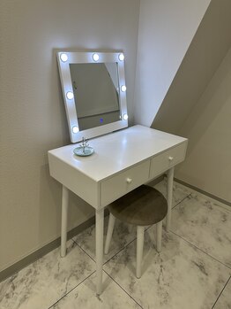 ムーンストーン(Moonstone)/施術後にお化粧直しも