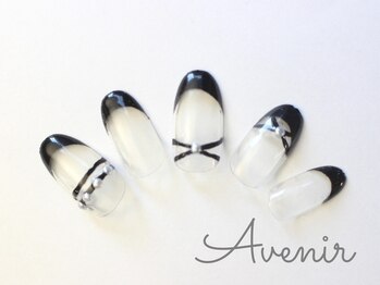 アヴィニール 表参道(Avenir)/