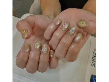 エムクイン(M.Queen)/お手元から華やかに