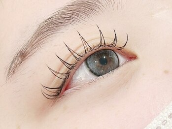 リノレア(Lino Lea)の写真/自然なのにぐっと可愛らしく♪自まつ毛を生かしたナチュラルな仕上がりで、惹きつける目元を叶えます☆