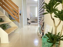 清潔感あふれる店内♪完全個室なのでゆったりくつろげます。