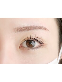 ナチュラル上品な目元にしたい